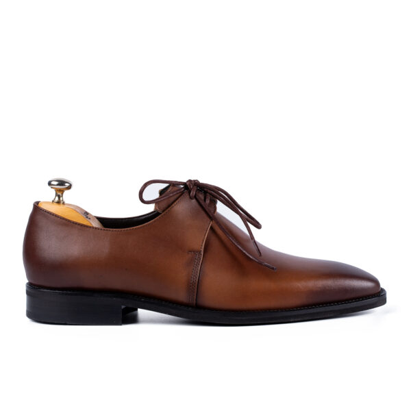 Elegant Derby Arca Nut